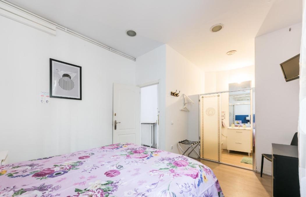 M&F 7 Rooms/7 Bathrooms Over Gran Via 马德里 外观 照片