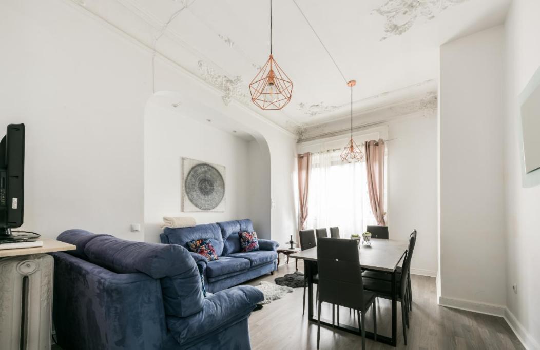 M&F 7 Rooms/7 Bathrooms Over Gran Via 马德里 外观 照片