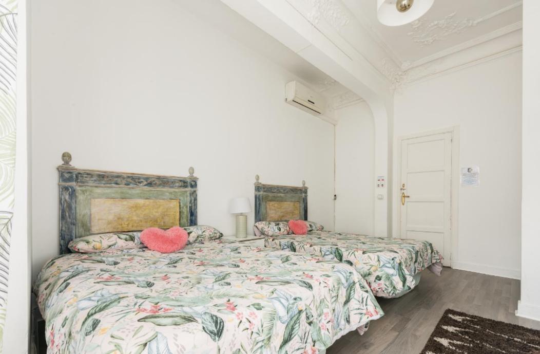 M&F 7 Rooms/7 Bathrooms Over Gran Via 马德里 外观 照片